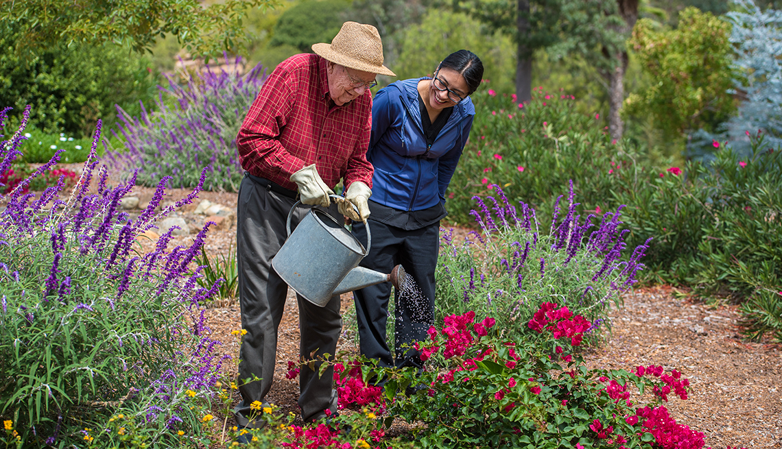 "Discovering the Benefits of Senior Living in the Winter Season"