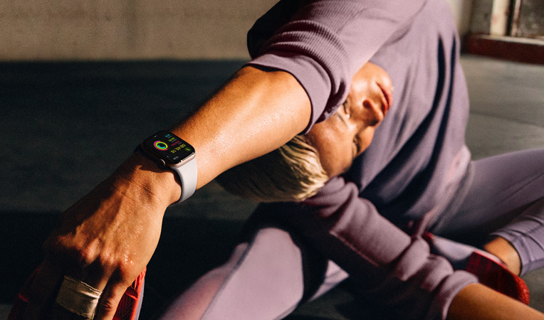 Improving Performance and Wellbeing through Fitness Trackers While Preserving Self-Awareness