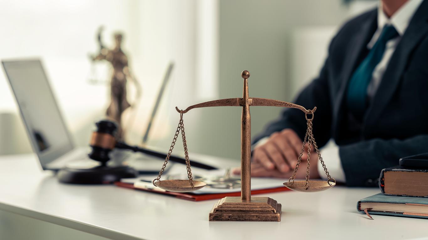 A Complete Manual for Attorneys Regarding Physician Side Jobs